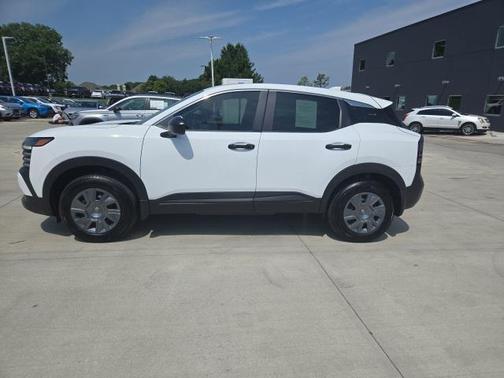2025 Nissan Kicks S