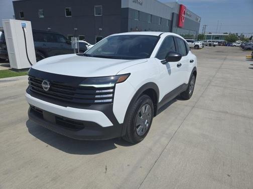 2025 Nissan Kicks S