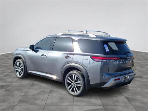 2025 Nissan Pathfinder Platinum FWD