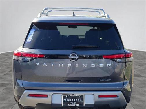 2025 Nissan Pathfinder Platinum FWD