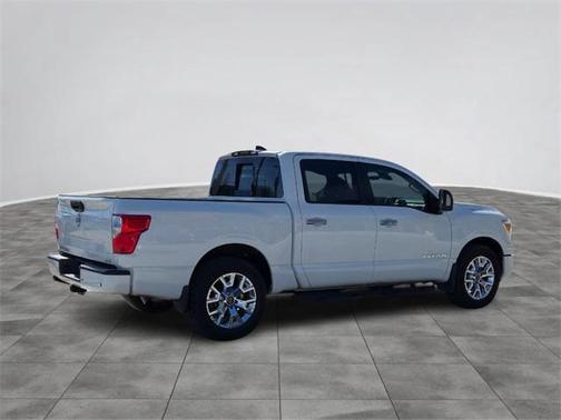 2023 Nissan Titan SV