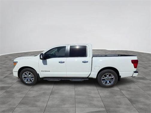 2023 Nissan Titan SV