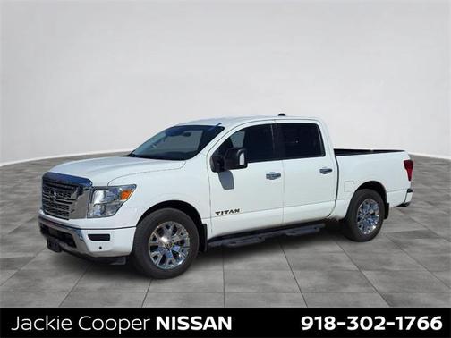 2023 Nissan Titan SV