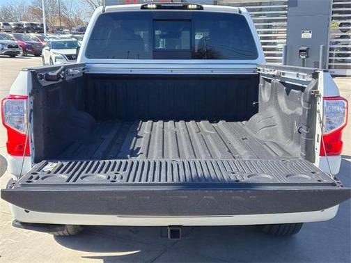 2023 Nissan Titan SV
