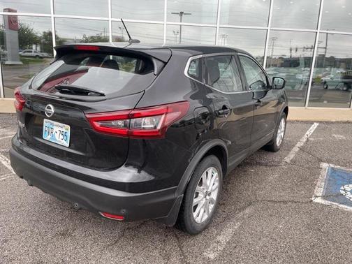 2022 Nissan Rogue Sport S