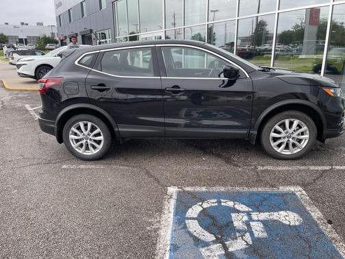 2022 Nissan Rogue Sport S
