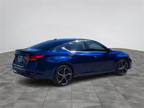2023 Nissan Altima SR Intelligent AWD