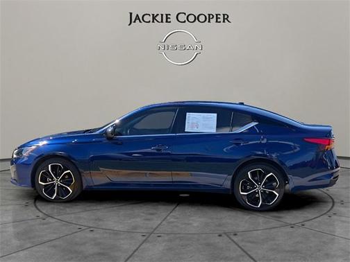 2023 Nissan Altima SR Intelligent AWD