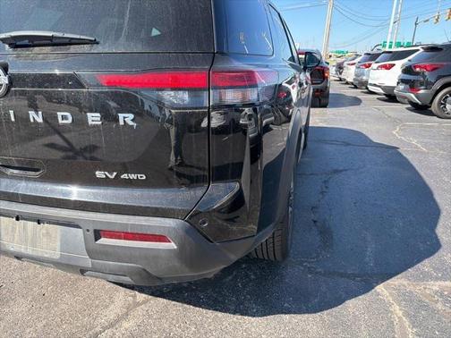 2024 Nissan Pathfinder SV 4WD