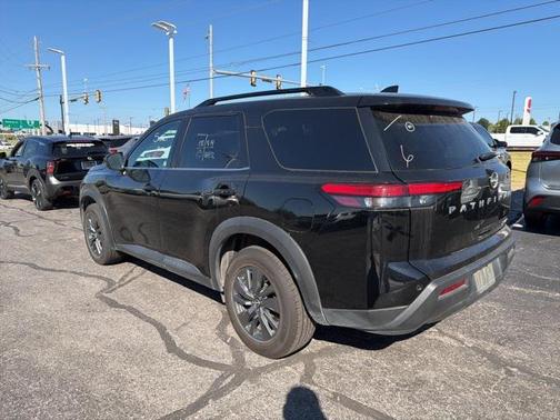 2024 Nissan Pathfinder SV 4WD