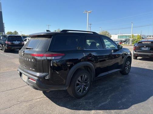2024 Nissan Pathfinder SV 4WD