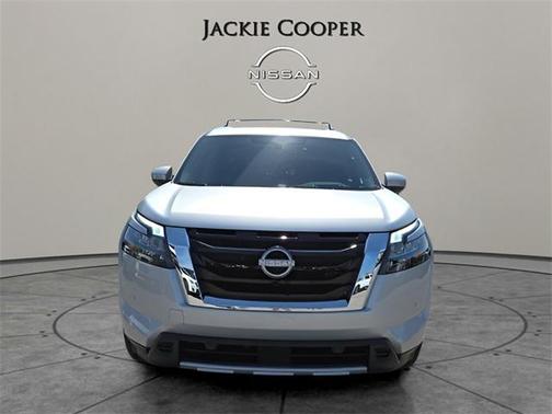 2025 Nissan Pathfinder Platinum FWD