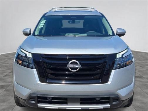 2025 Nissan Pathfinder SL 4WD
