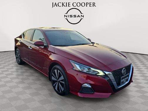 Scarlet Ember 2022 Nissan Altima 2.5 SV