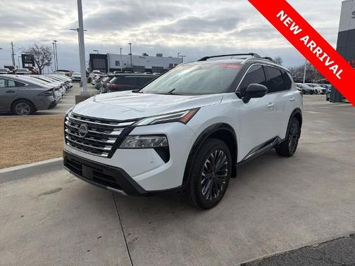 2025 Nissan Rogue Platinum