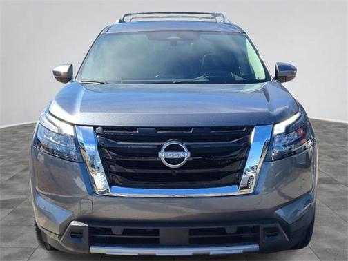 2025 Nissan Pathfinder Platinum 4WD