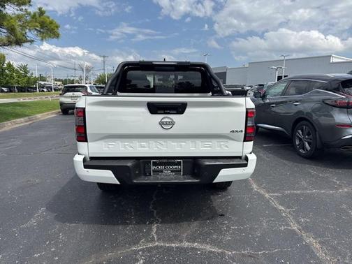 2025 Nissan Frontier SV