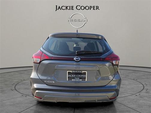 2025 Nissan Kicks S
