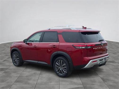 2025 Nissan Pathfinder SL FWD