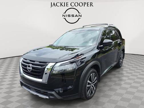 Super Black 2025 Nissan Pathfinder Platinum