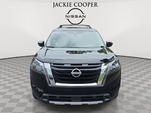 Super Black 2025 Nissan Pathfinder Platinum