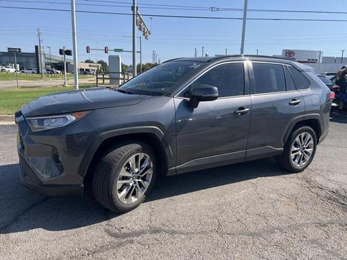 2021 Toyota RAV4 XLE Premium