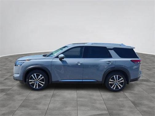 2025 Nissan Pathfinder Platinum FWD