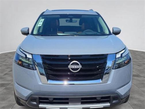 2025 Nissan Pathfinder Platinum FWD