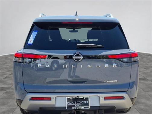 2025 Nissan Pathfinder Platinum FWD