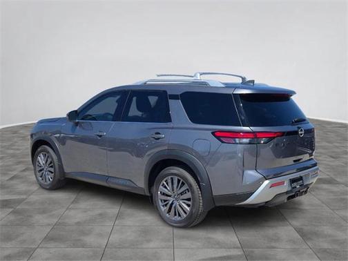2025 Nissan Pathfinder SL 4WD