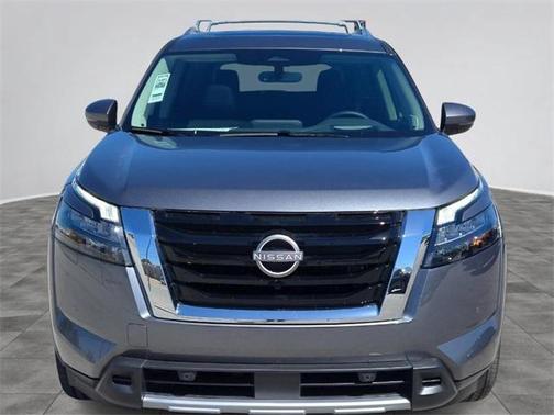 2025 Nissan Pathfinder Platinum 4WD