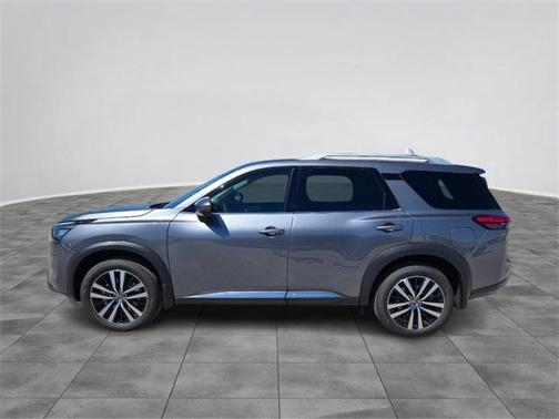 2025 Nissan Pathfinder Platinum 4WD