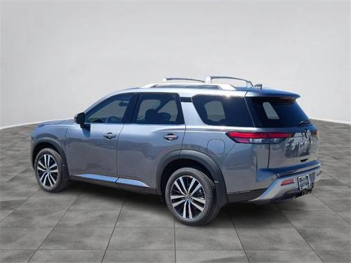 2025 Nissan Pathfinder Platinum 4WD