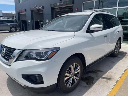 2019 Nissan Pathfinder SV