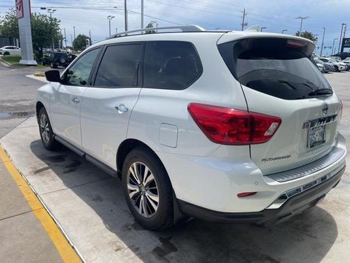 2019 Nissan Pathfinder SV