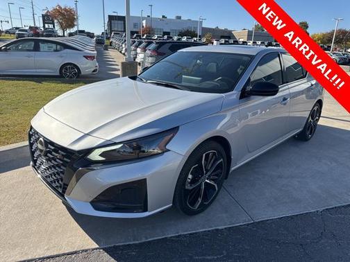 2025 Nissan Altima SR