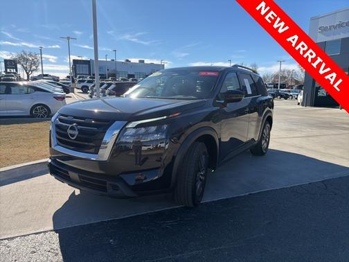 2024 Nissan Pathfinder SV