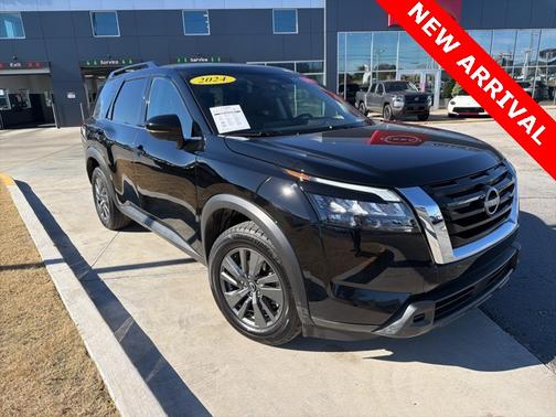 2024 Nissan Pathfinder SV