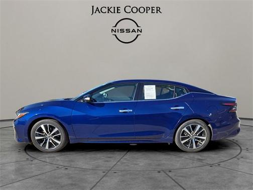 2023 Nissan Maxima SV