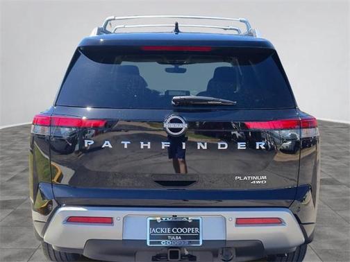2025 Nissan Pathfinder Platinum 4WD