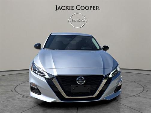 2022 Nissan Altima SR FWD