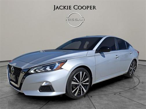 2022 Nissan Altima SR FWD
