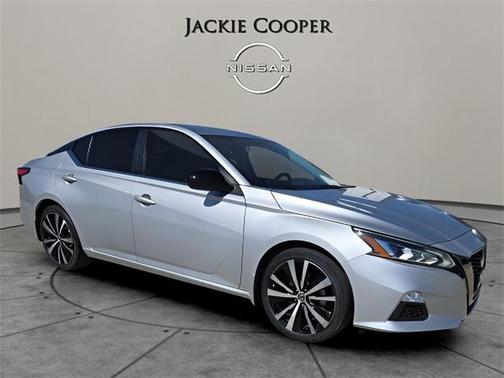 2022 Nissan Altima SR FWD