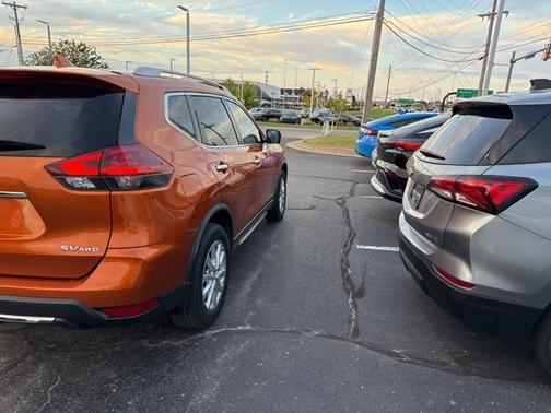 2018 Nissan Rogue SV