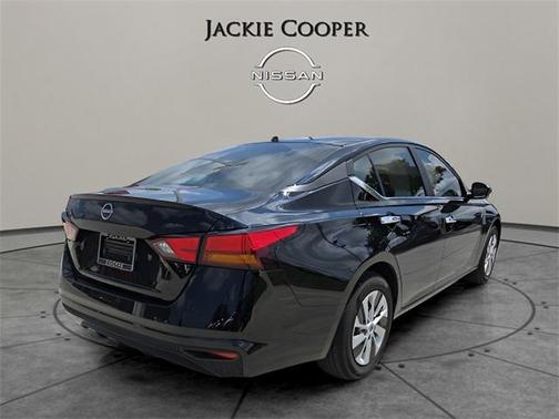 2025 Nissan Altima S FWD