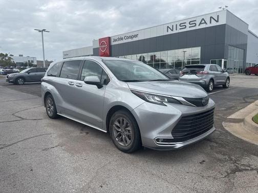 2021 Toyota Sienna XLE 7 Passenger