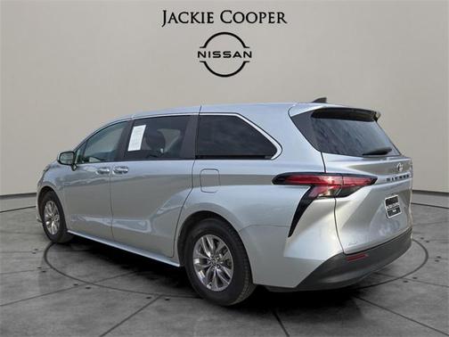 2021 Toyota Sienna XLE 7 Passenger