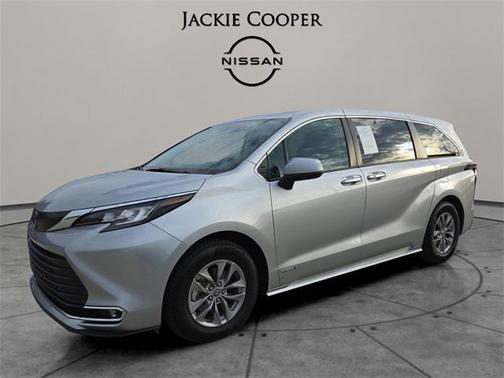 2021 Toyota Sienna XLE 7 Passenger
