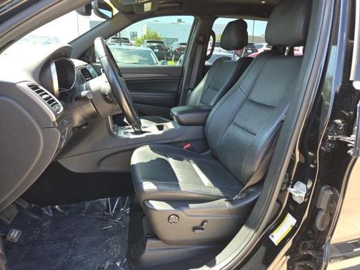 2020 Jeep Grand Cherokee Laredo