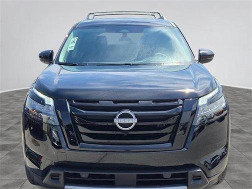 2025 Nissan Pathfinder Platinum 4WD